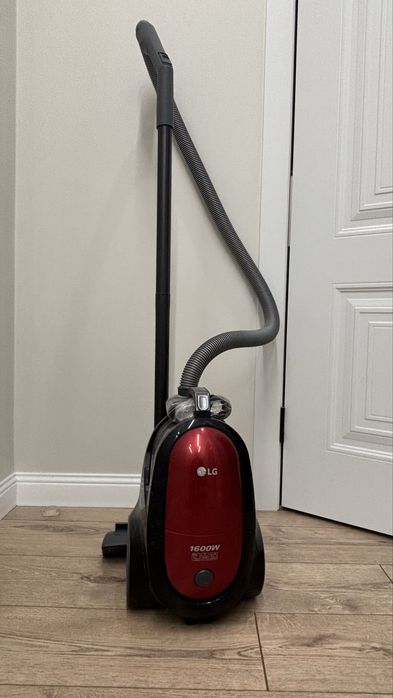 Пылесос LG 1600W