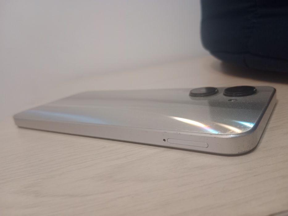 Продам телефон Realme C33