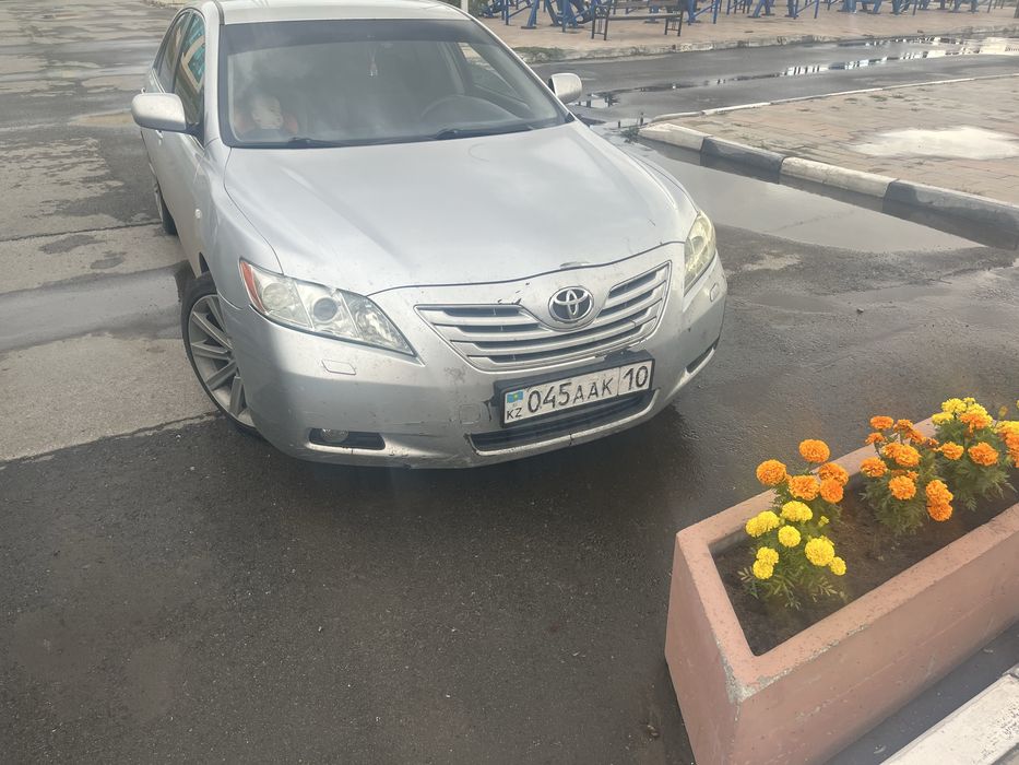 Продам бампер камри 40