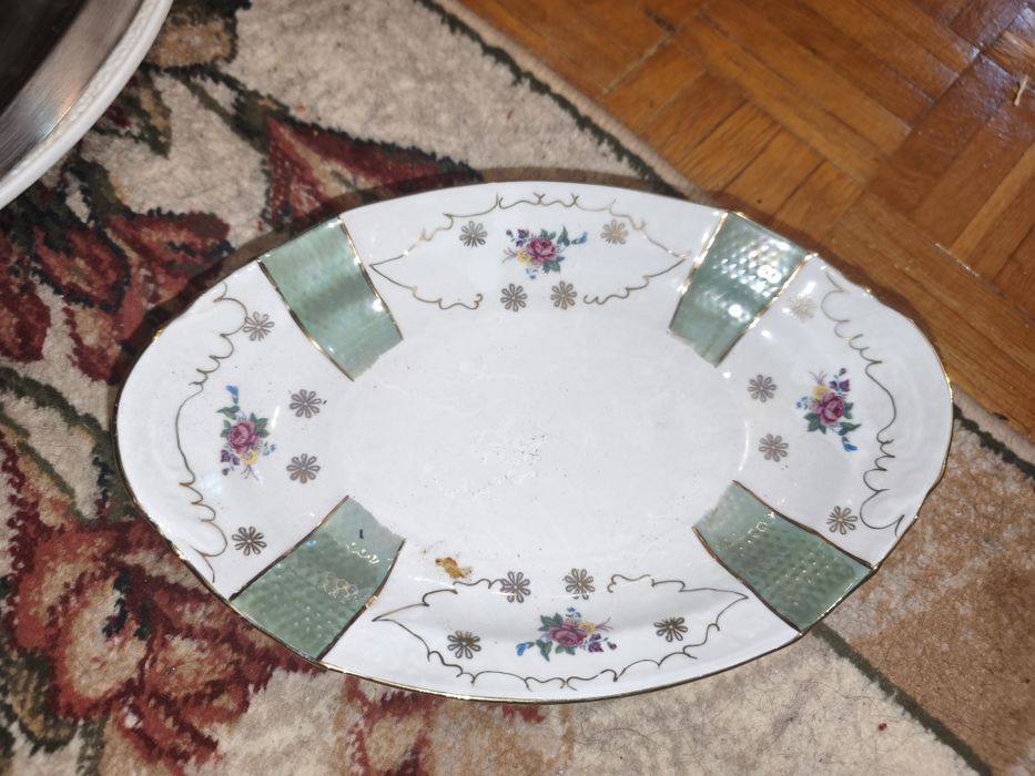 Set de farfurii 12 persoane din porcelan