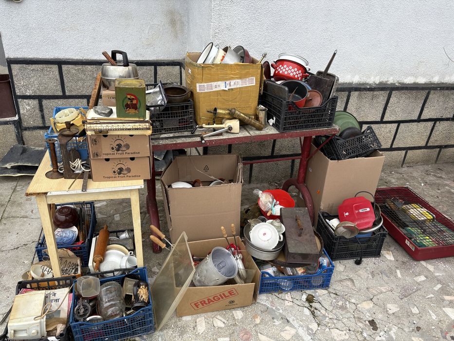 Vand lot obiecte vechi bucatarie si gospodarie 2 lei pe kg iasi centru
