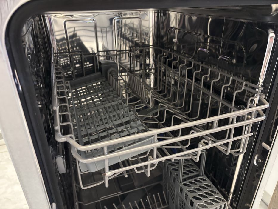 Съдомиялна за пълно вграждане 45 см