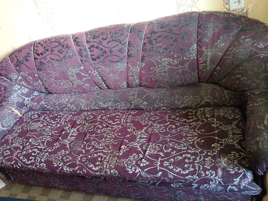 Диван  и софа      б.у. даром.