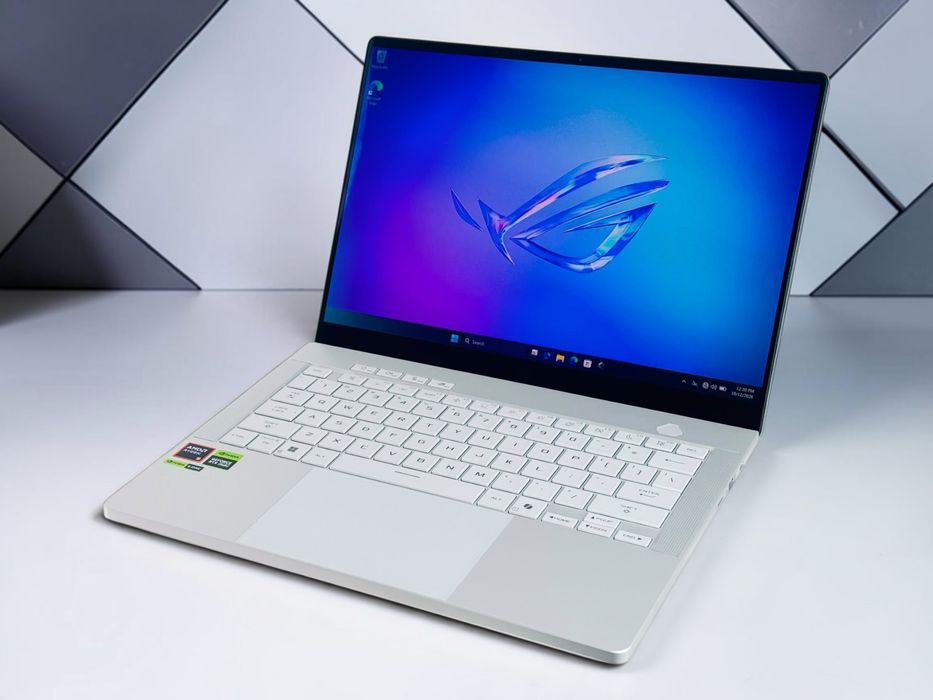 ASUS ROG Zephyrus G14 GA403UM 14" 3K 120Hz OLED 4.0 GHz Ryzen 9 270 RTX 5060 16GB LPDDR5X RAM 1 TB PCIe SSD НОВ! Гаранция!