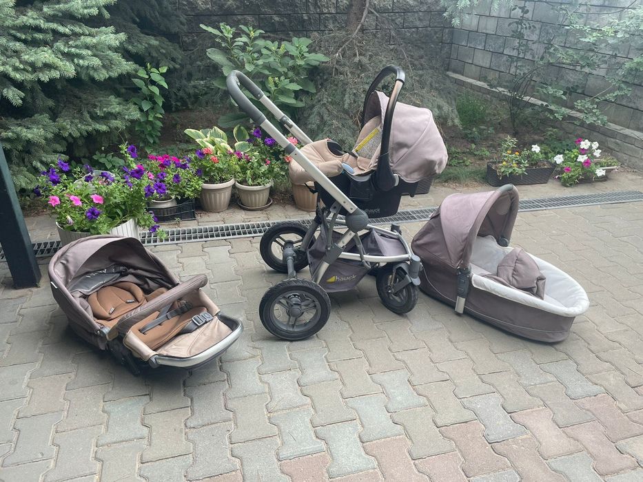 Коляска 3 в 1 Hauck