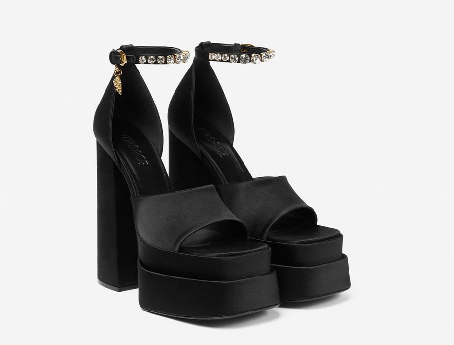 Черни Versace токчета