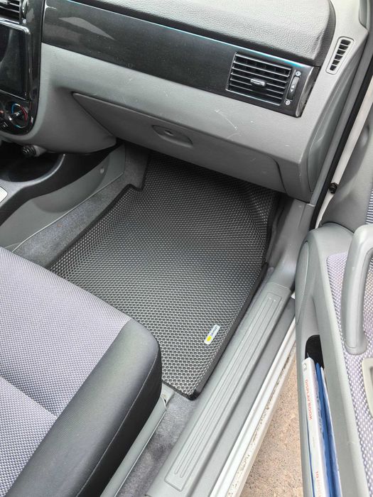 Eva poliklari barcha turdagi avtomobillar uchun . ЭВА коврики