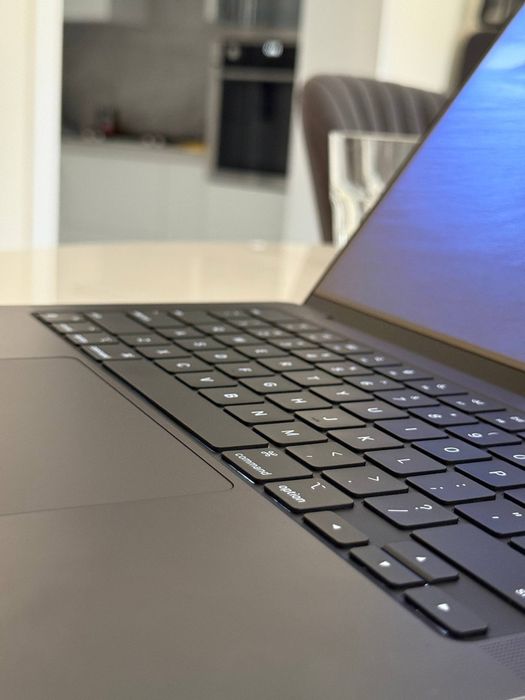 MacBook Pro 14″ (M4) 16/512