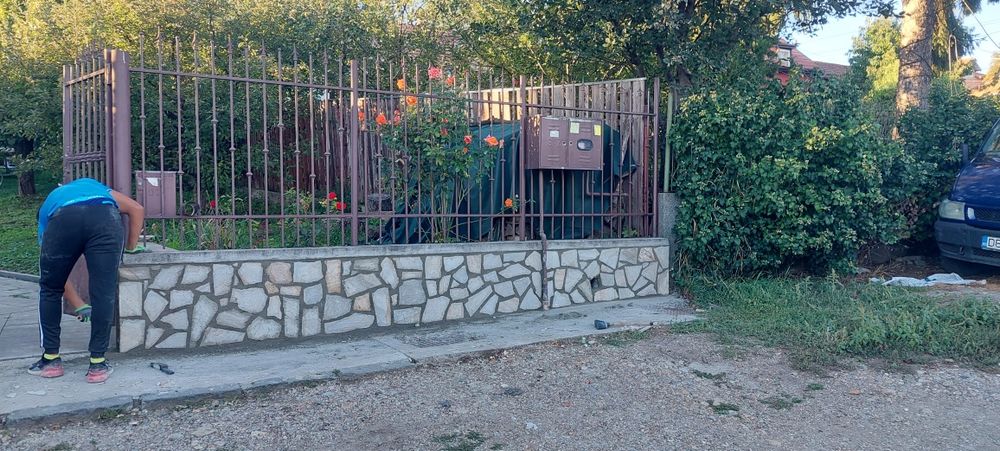 Vând piatra și montez