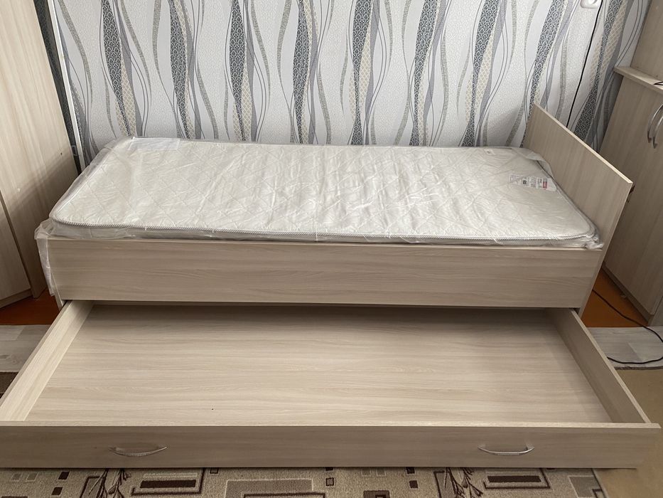 Продам гарнитур для спальни