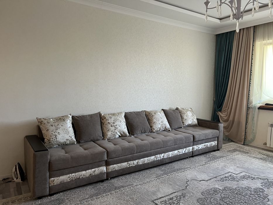 Продаётся диван 4 м