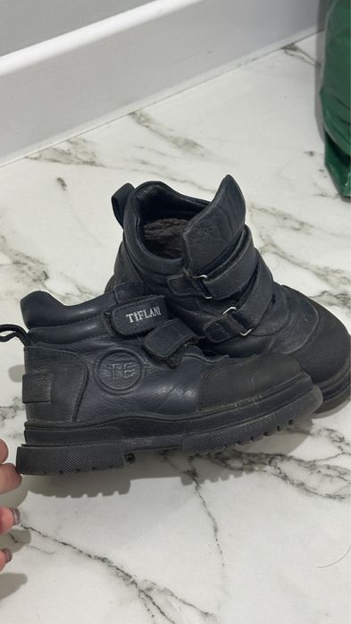 Продам детскую обувь