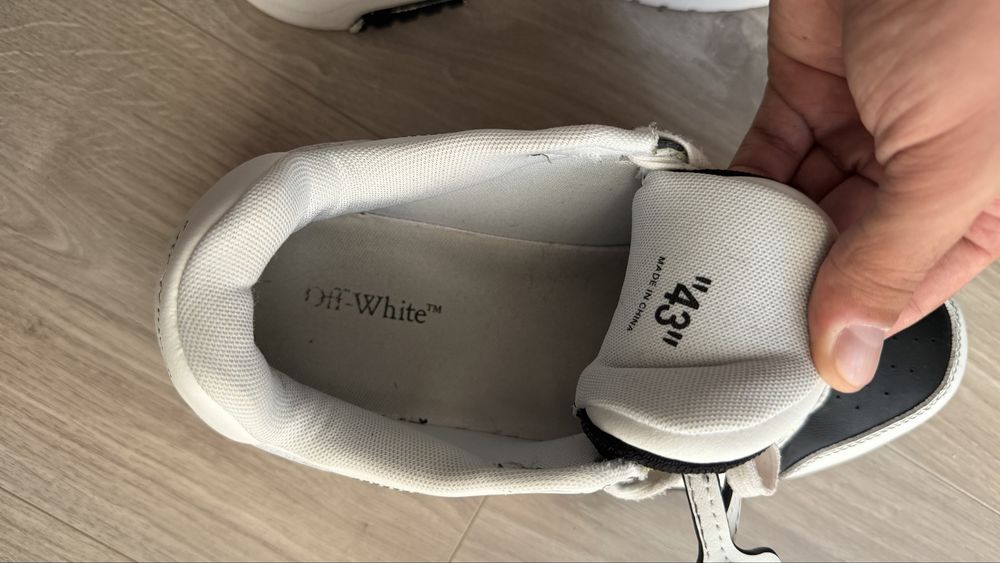 Vand Off-White OOO