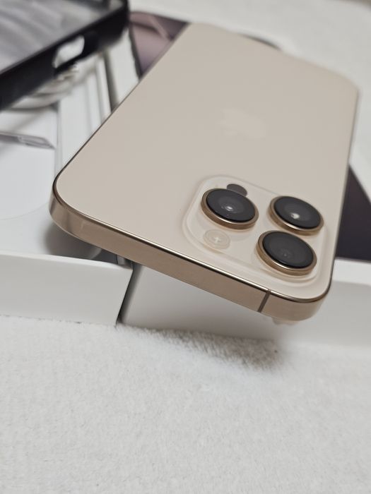 Iphone 16 pro max Desert Titanium 256GB, stare impecabilă Full box