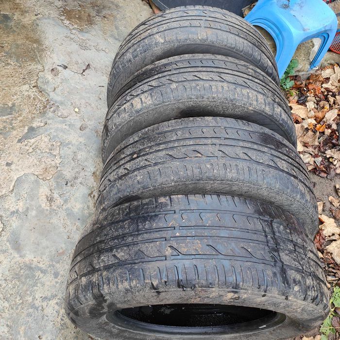 8 anvelope 4vara/4iarna 215/60/16