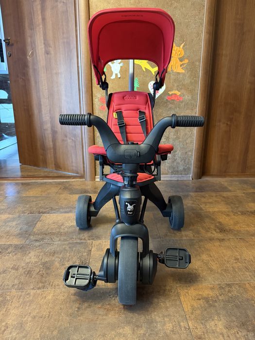 Tricicleta pentru copii Doona Liki Trike S1 Flame Red, ultrapliabila, spatar reglabil,cu spuma de memorie, cu protectie UV