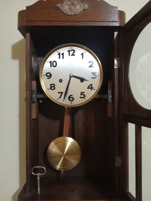 Ceas de perete cu pendul junghans