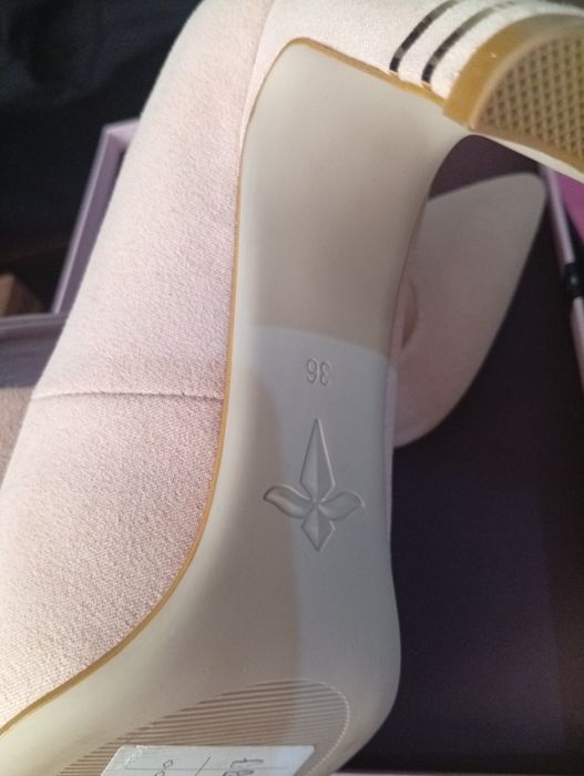 Туфли бежовый новый