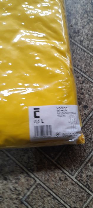 Нови дъждобрани.