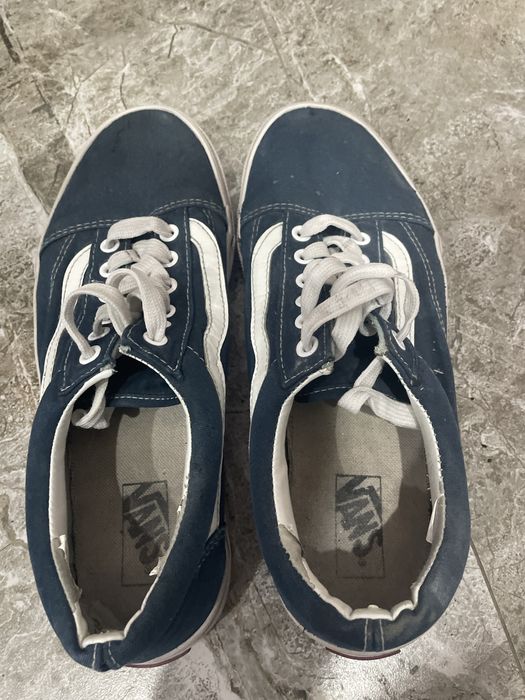 Продам кроссовки новые