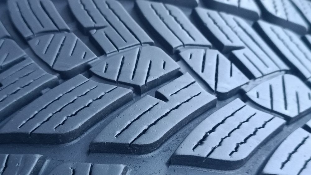 235/45/18 Fulda Дот 2122