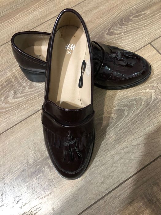 Продаётся женская обувь кожанная