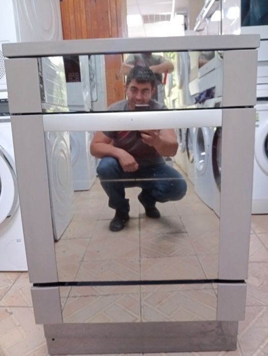 Уникална свободно стояща печка с керамичен плот Gorenje Pinin Farina с две години гаранция!