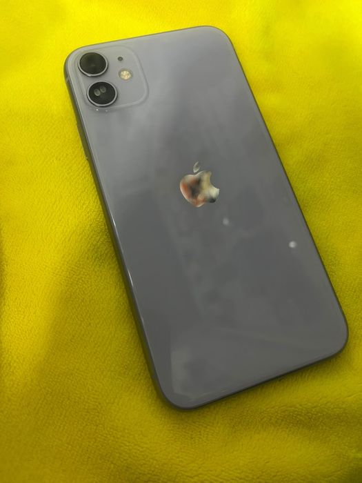 iPhone 11.      .