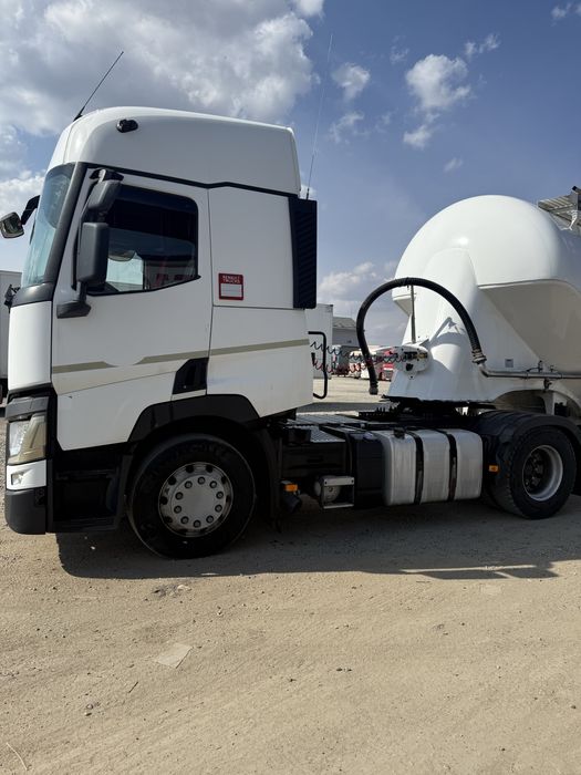 Vand ansamblu cimentruc ( cap tractor + cisterna)