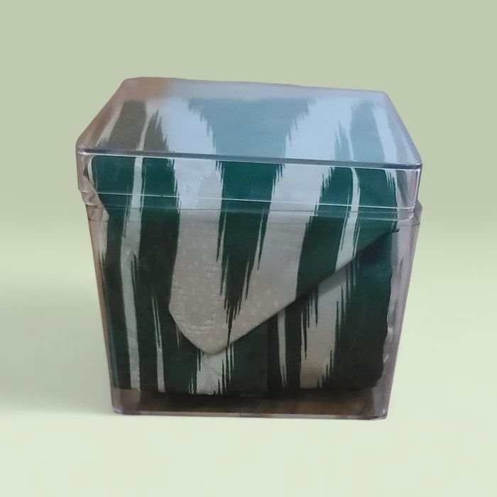 Галстук ручной работы в традициях Узбекистана