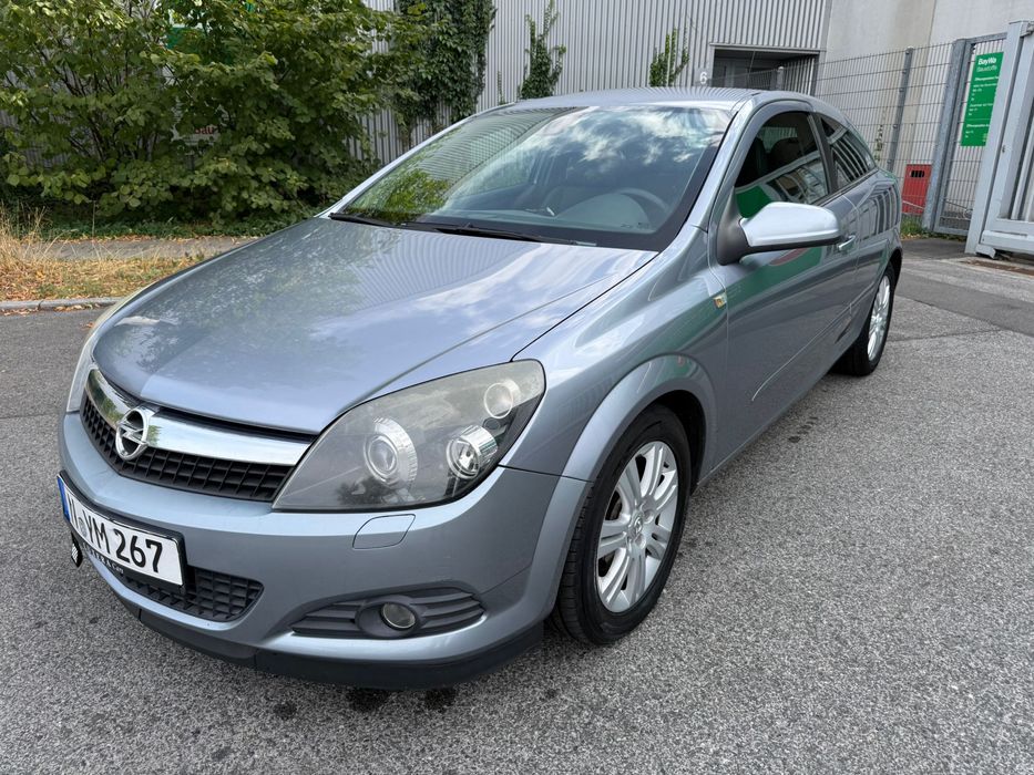 Opel Astra GTC 1.8 Benzină  140 cp– 2009