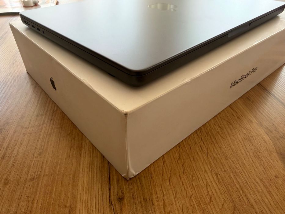 НОВ MacBook Pro 14" M5 PRO Chip 15-CPU/16-GPU/48GB RAM/1TB SSD ГАРАНЦИЯ ДО 27.5.2029г