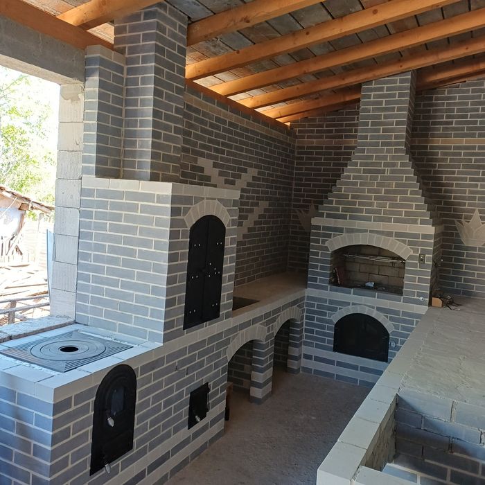 Execut șeminee,cuptoare rustice și grătare de curte