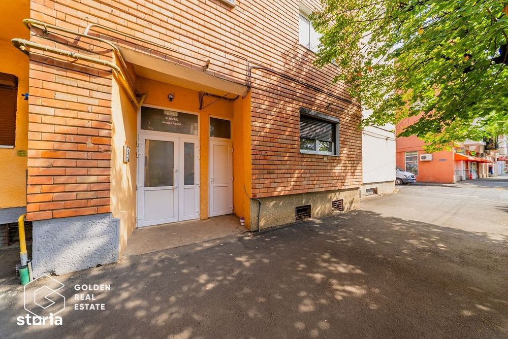 Apartament 4 camere, total decomandat, zona Miorita