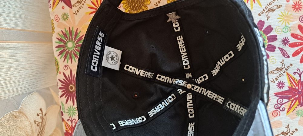Кепка, продам новую черную кепку Converse.  Подойдет для любого стиля.