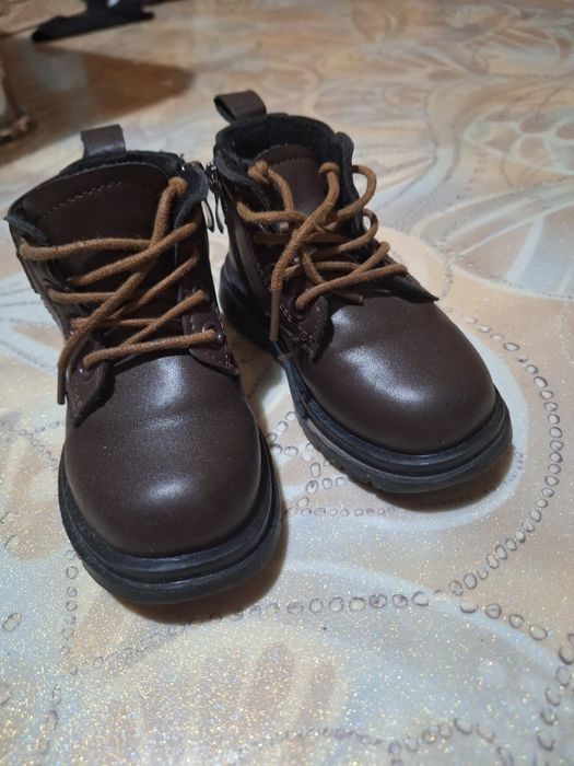 Продам ботиночки весна 24р
