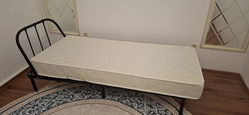 Продается кровать с матрасом