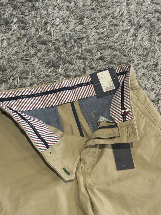 Оригинален Tommy Hilfiger Chino панталон