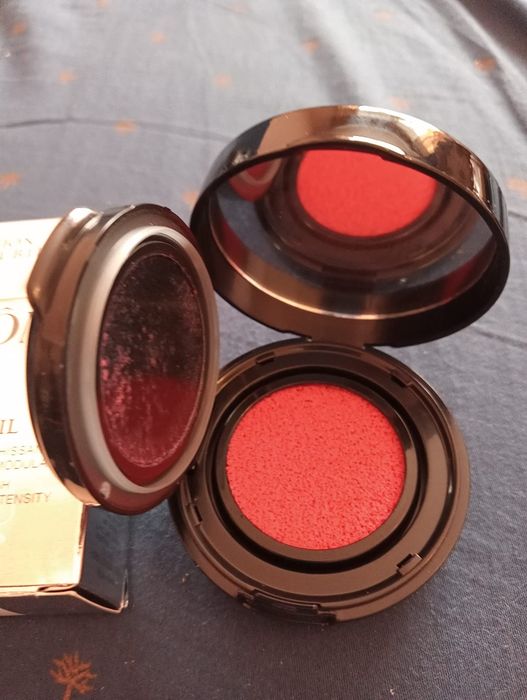 Vând fard de obraz Cushion Lancome Nou