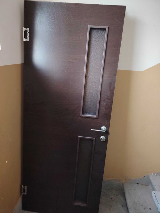 двери 2 штуки 2
самовывоз,
цена:100.000.uzs за 2штуки 200см/80см