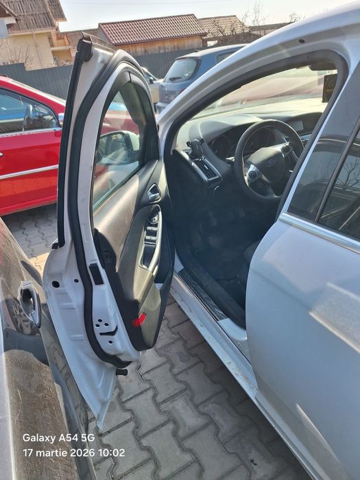 ford focus 3 1.6 benzina 2012