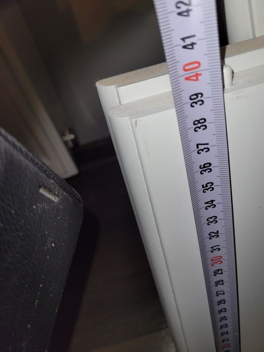 Vând masă și 6 scaune lemn masiv ,ALB.