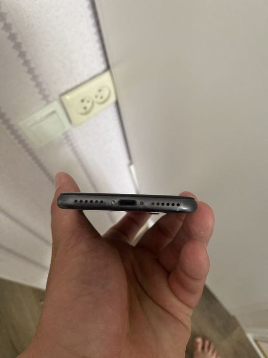 IPhone 8, 35 000