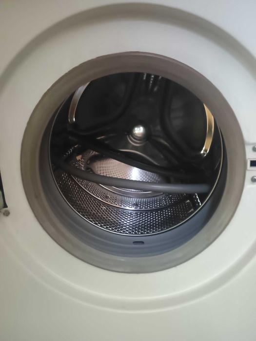 Пералня Whirlpool FL242-400 работеща и в добро състояние
