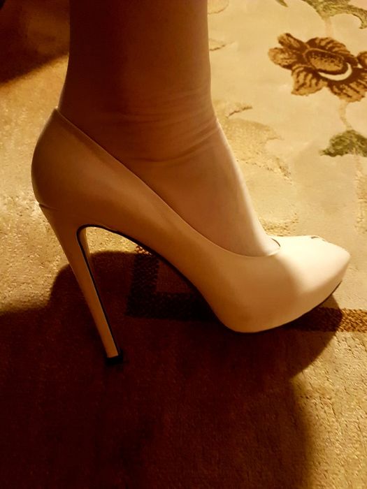 Продам  модельные туфли.