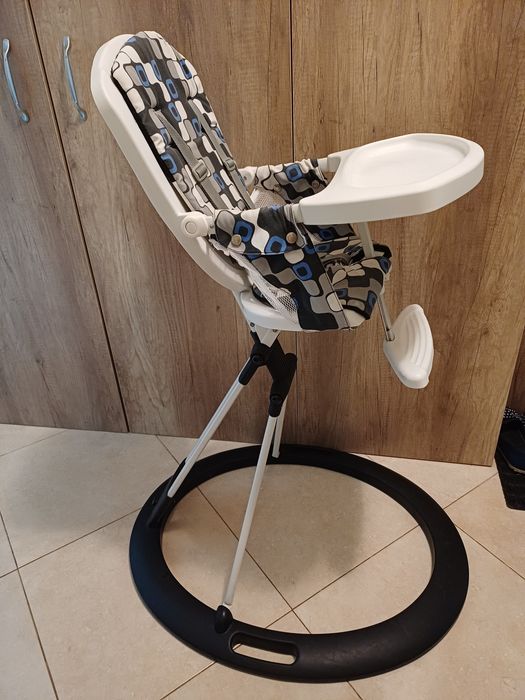 Компактно столче за хранене на бебе