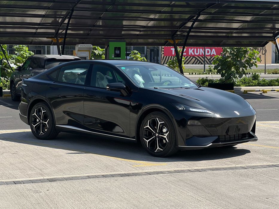 BYD o'rniga Italiyancha dizaynga ega Deepal SL03, rasmiy dilerdan 2024