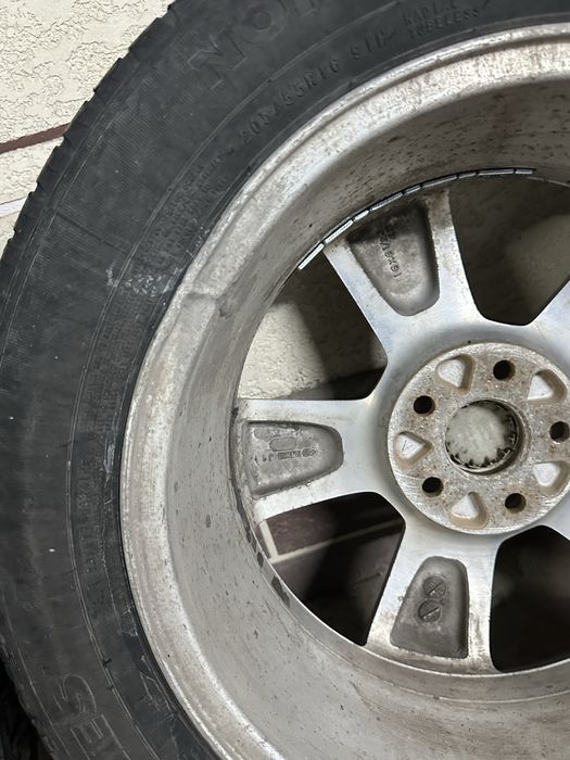 Продам комплект  дисков с резиной R16