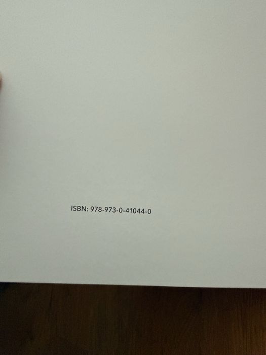 Carte Alfred cu pete albe si doamna cu pete roz Alexandra Craciun
