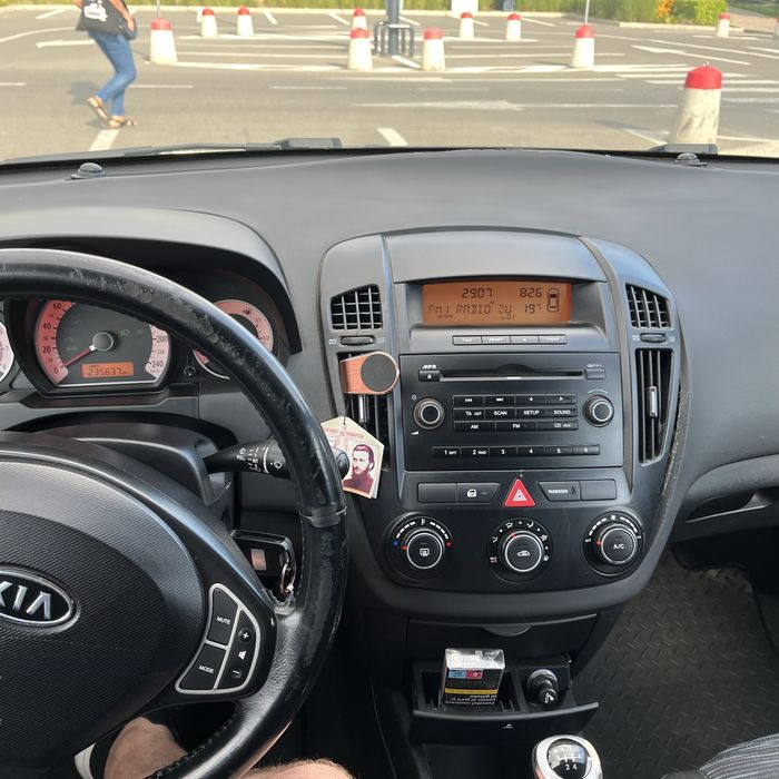 Kia Pro Ceed, sunt al doilea proprietar.